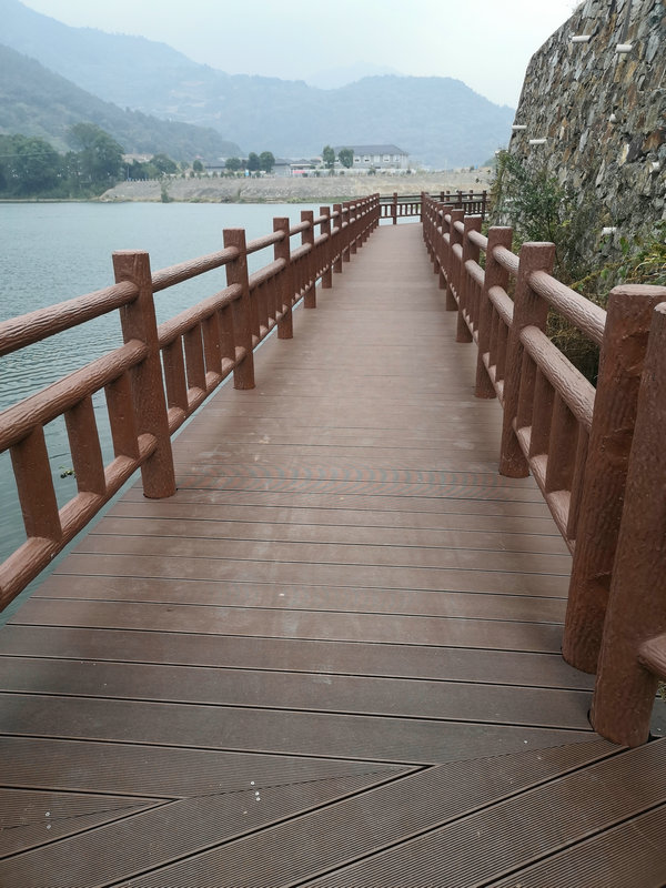 塑木地板栏杆